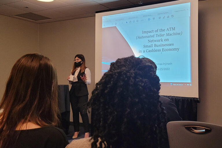 Aminaa Injinash, ’24, and E&M’s Seolah Kim Attend Midwest Economics